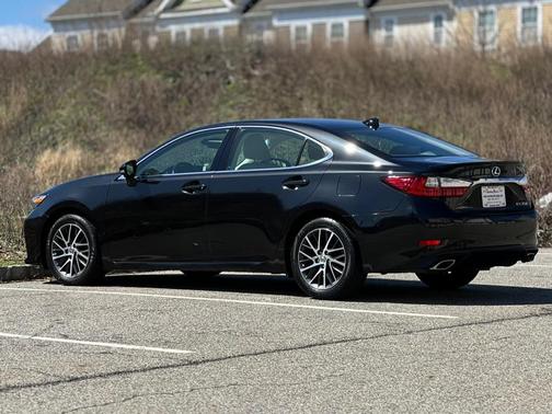 2017 Lexus ES 350 Base