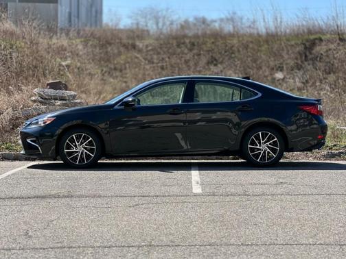 2017 Lexus ES 350 Base
