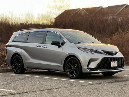 2021 Toyota Sienna XSE 7 Passenger