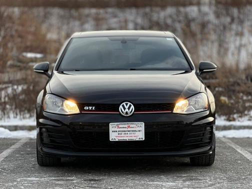 2016 Volkswagen Golf GTI 2.0T SE 4-Door