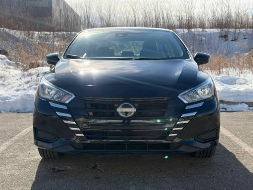 2023 Nissan Versa 1.6 SV