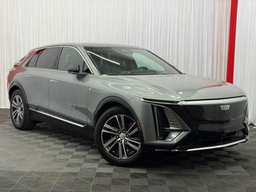Argent Silver Metallic 2024 Cadillac LYRIQ Luxury