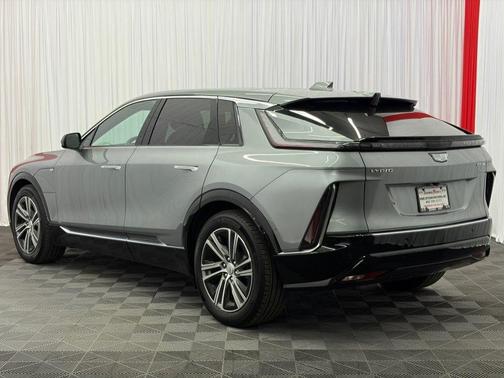 Argent Silver Metallic 2024 Cadillac LYRIQ Luxury