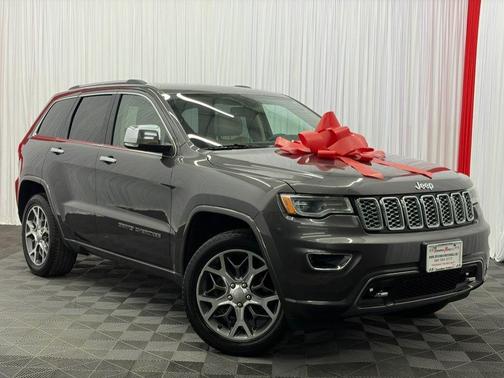Granite Crystal Metallic Clearcoat 2020 Jeep Grand Cherokee Overland