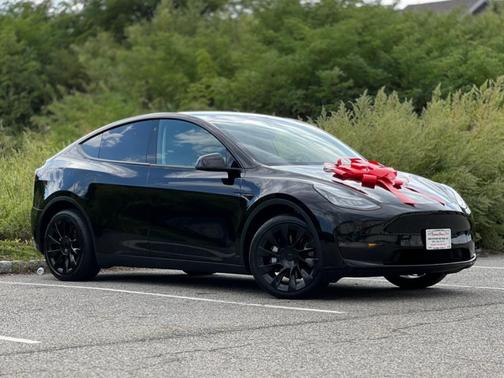2022 Tesla Model Y Long Range Dual Motor All-Wheel Drive