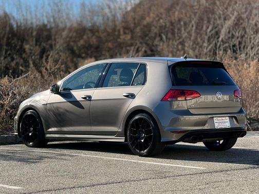2016 Volkswagen Golf R 2.0T DSG