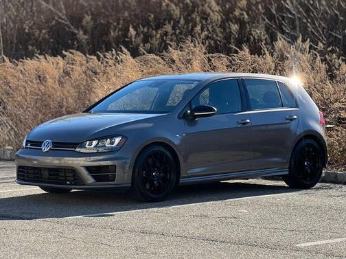 2016 Volkswagen Golf R 2.0T DSG