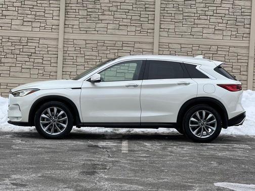 2022 INFINITI QX50 LUXE AWD