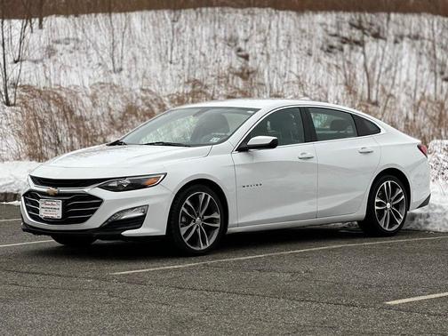 2022 Chevrolet Malibu FWD LT