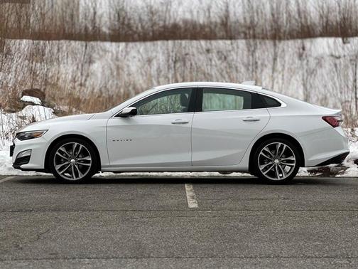 2022 Chevrolet Malibu FWD LT