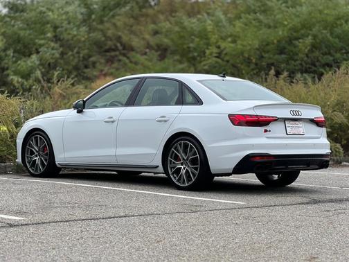 2023 Audi S4 Premium Plus TFSI quattro Tiptronic