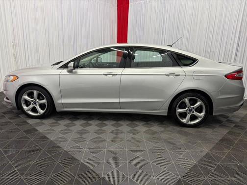 Ingot Silver 2016 Ford Fusion SE