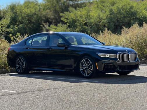2022 BMW 750 i xDrive