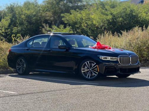 2022 BMW 750 i xDrive