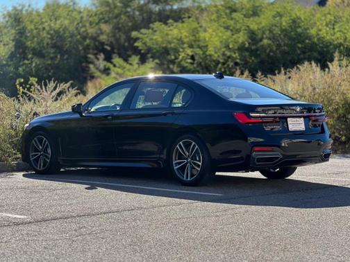 2022 BMW 750 i xDrive