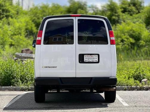 2021 Chevrolet Express 2500 RWD 2500 Regular Wheelbase WT