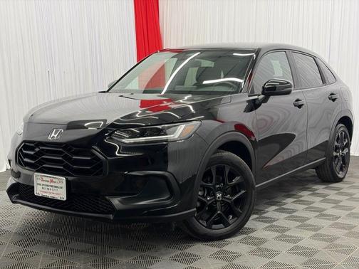 Crystal Black Pearl 2023 Honda HR-V AWD Sport