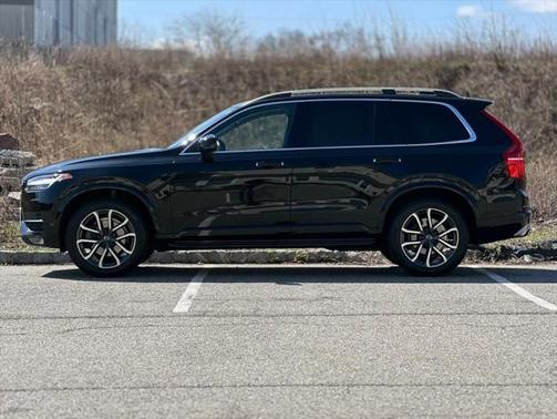 2019 Volvo XC90 T6 Momentum