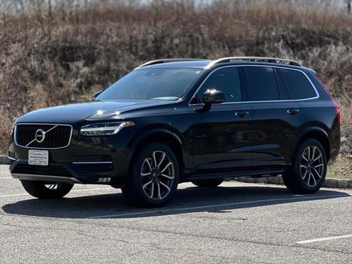2019 Volvo XC90 T6 Momentum