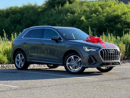 2019 Audi Q3 2.0T S line Premium Plus