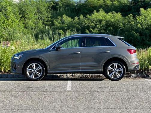 2019 Audi Q3 2.0T S line Premium Plus