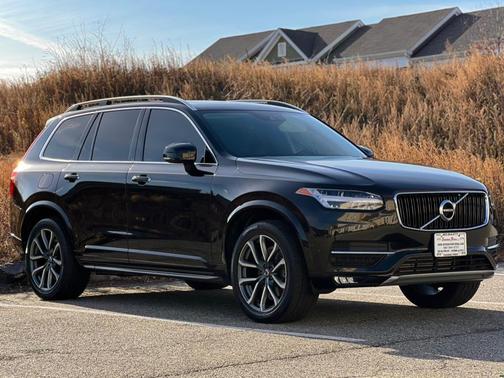 2019 Volvo XC90 T6 Momentum
