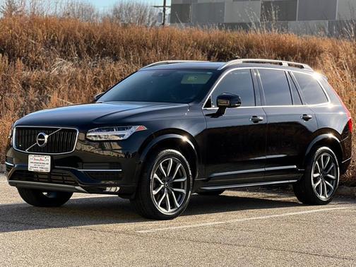 2019 Volvo XC90 T6 Momentum