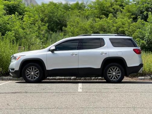 2017 GMC Acadia SLT-1