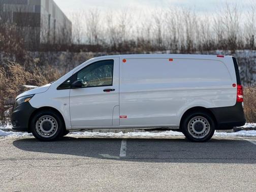 2020 Mercedes-Benz Metris Base