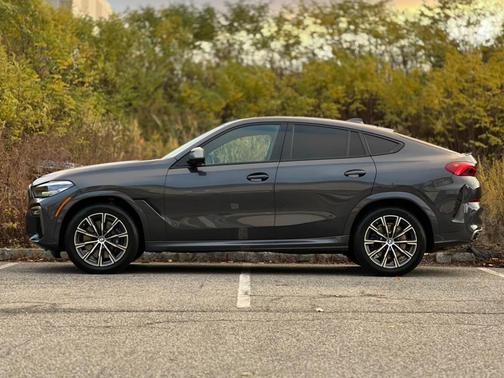 2020 BMW X6 M50i