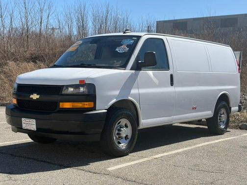 Summit White 2021 Chevrolet Express 3500 RWD 3500 Regular Wheelbase WT