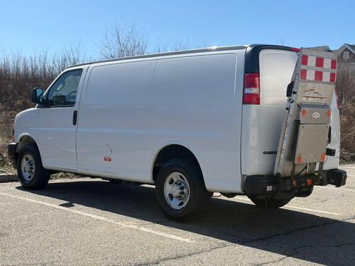 Summit White 2021 Chevrolet Express 3500 RWD 3500 Regular Wheelbase WT