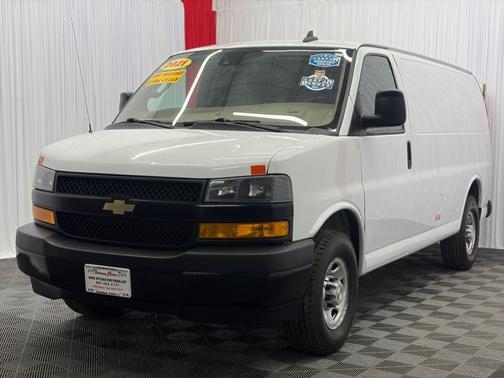 Summit White 2021 Chevrolet Express 3500 RWD 3500 Regular Wheelbase WT