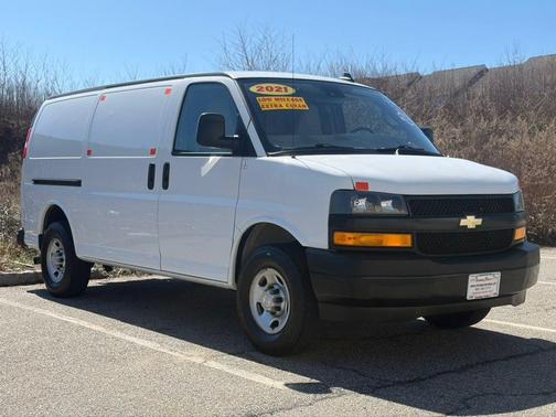 Summit White 2021 Chevrolet Express 3500 RWD 3500 Regular Wheelbase WT