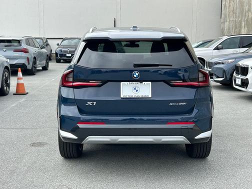 Night 2026 BMW X1 xDrive28i