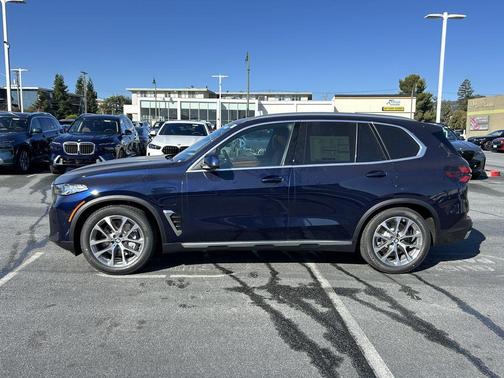 Tanzanite Blue II Metallic 2026 BMW X5 PHEV xDrive50e