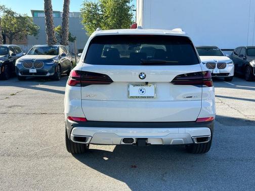 Alpine White 2026 BMW X5 xDrive40i
