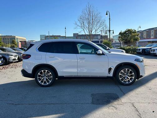 Alpine White 2026 BMW X5 xDrive40i
