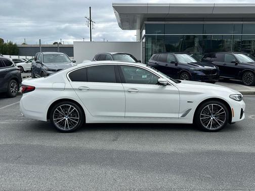 Alpine White 2023 BMW 530e 530e