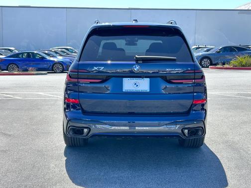 Tanzanite Blue II Metallic 2027 BMW X7 xDrive40i