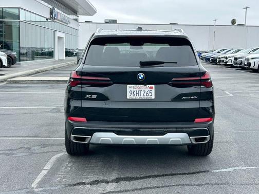 Black Sapphire Metallic 2024 BMW X5 xDrive40i