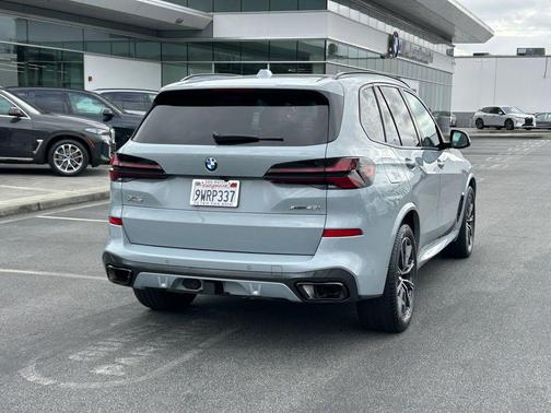Gray Metallic 2026 BMW X5 xDrive40i