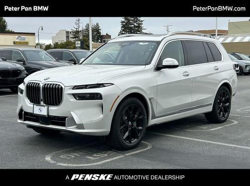 Mineral White Metallic 2027 BMW X7 xDrive40i