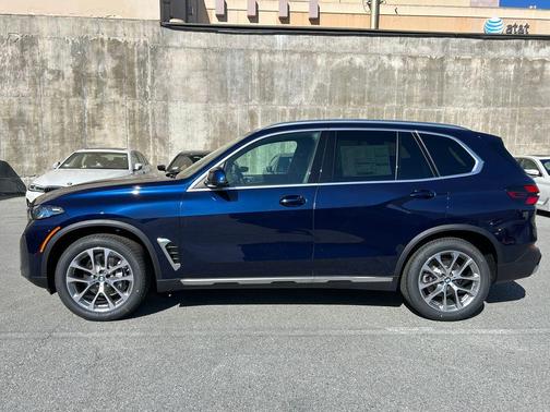 Tanzanite Blue II Metallic 2026 BMW X5 xDrive40i