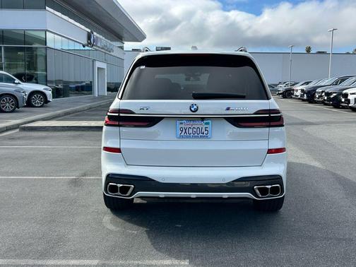 Alpine White 2026 BMW X7 M60i