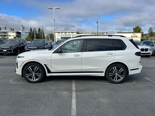 Alpine White 2026 BMW X7 M60i