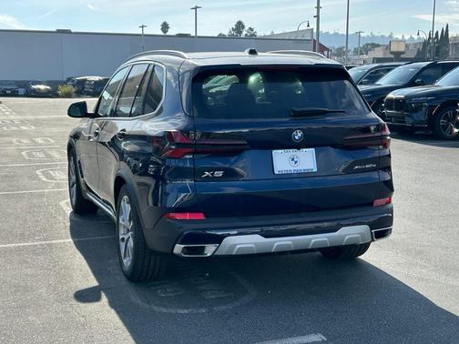 Tanzanite Blue II Metallic 2026 BMW X5 PHEV xDrive50e