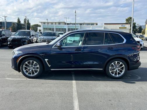 Tanzanite Blue II Metallic 2026 BMW X5 PHEV xDrive50e