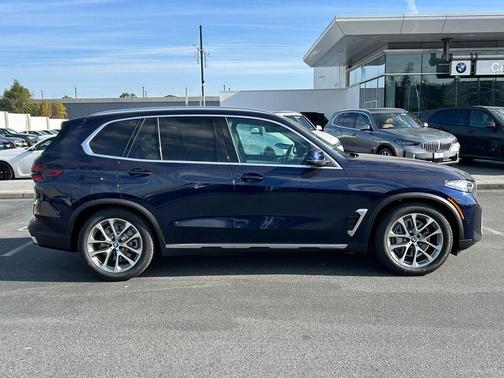 Tanzanite Blue II Metallic 2026 BMW X5 PHEV xDrive50e