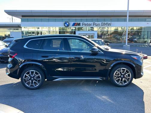 Black Sapphire Metallic 2026 BMW X1 xDrive28i